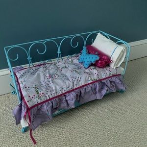 RETIRED american girl curlicue day bed